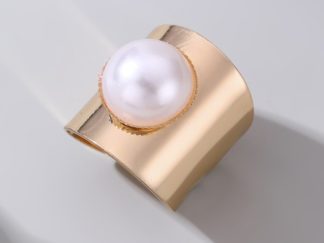 Anillo Dorado con 1 Perla Grande