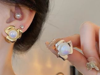 Aretes Flor con 1 Perla