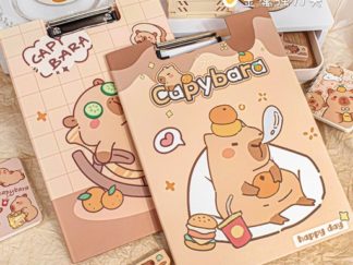 Carpeta Capybara con Pinza de Metal