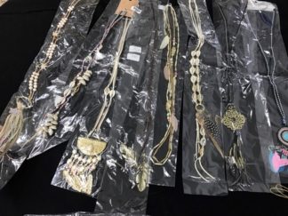 Collar Hilo Cuerina con Dije Metal