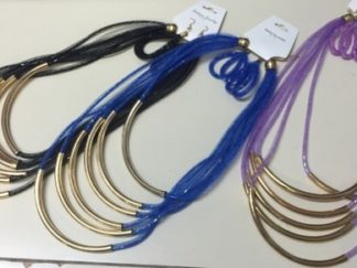 Collar Red con Accesorio de Metal