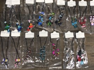 Collar con Accesorios Coloridos