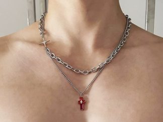 Collar de Titania con Dije Cruz Roja