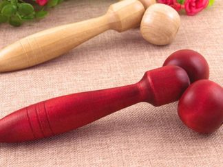 Masajeador Corporal de Madera con 2 Pelotas