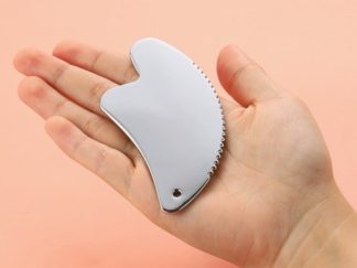 Masajeador de Metal forma Corazón con Dientes 4.8*8.8cm