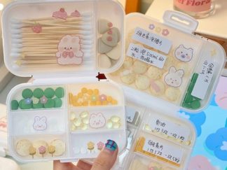 Pastillero con Sticker y 8 Divisiones