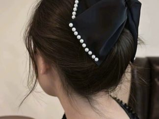 Pinza Tiburón Moño Negro con Borde de Perlitas