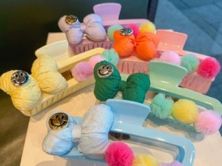 Pinza Tiburón con Moño y Pelotitas