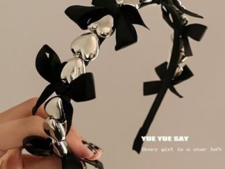 Vincha con Corazón y Moños Negros