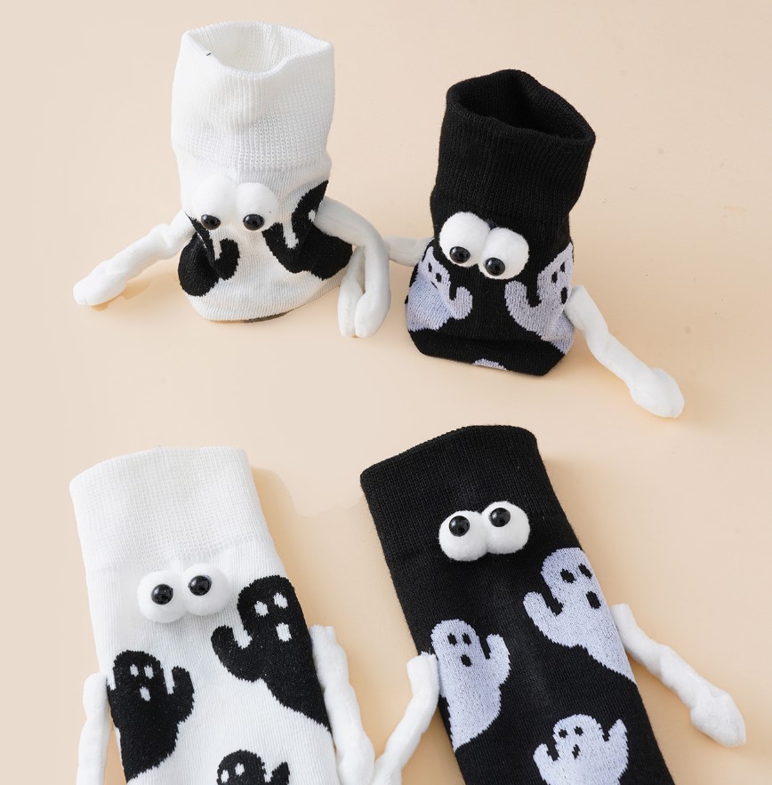 Medias Cortas con Imán y Ojitos Fantásmas