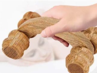 Masajeador Corporal de Madera con Rueditas