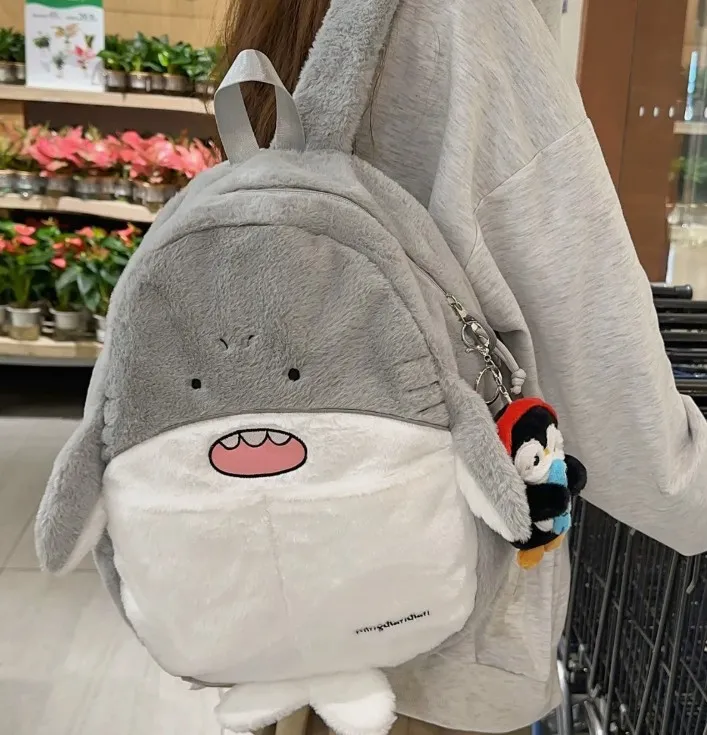 Mochila Muñeca Tiburón